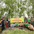 SMP-SMK Ma’arif NU Mantup Ajak Siswa dan Masyarakat Bersama Jaga Lingkungan Lewat Aksi Bersihkan Sampah di Wilayah Perhutani BKPH Mantup